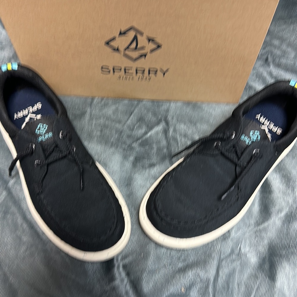 Hott Sale 🔥Sperry shoes like new 💕 last price drop! - Picture 2 of 5